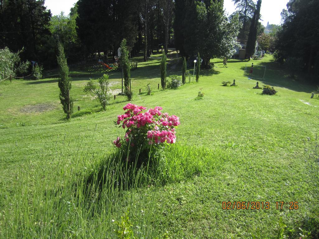 Villa Arianna B&B Lari Exteriér fotografie